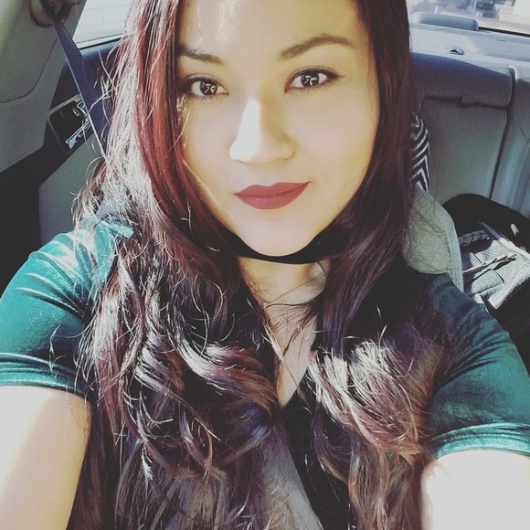 Meet your Posher, Gloria g - Picture 1 of 1